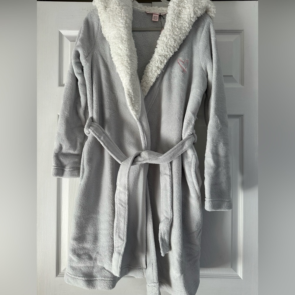NWT Victorias Secret cozy hooded robe size XS/S